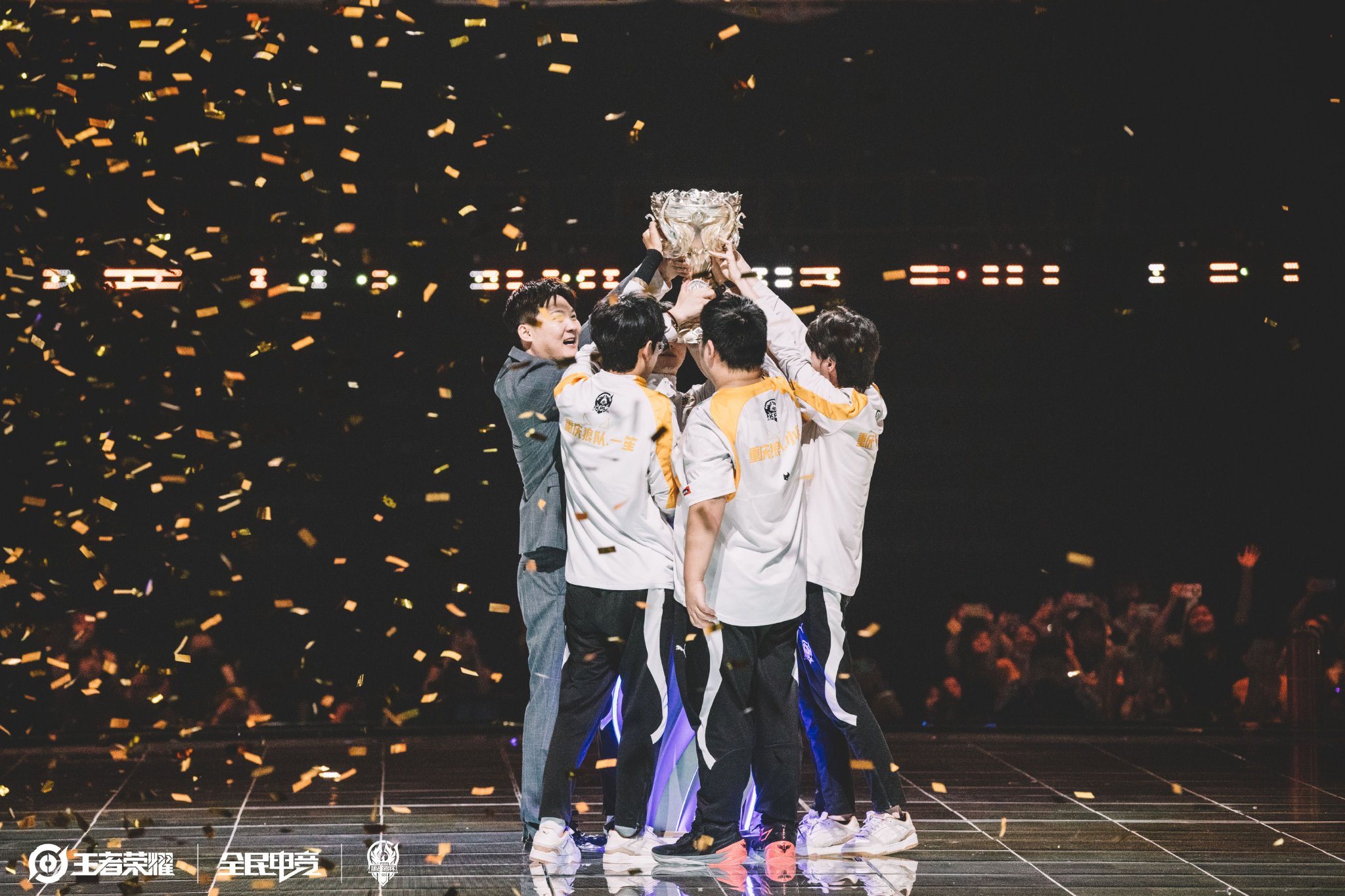 动提供了坚 动提供了坚