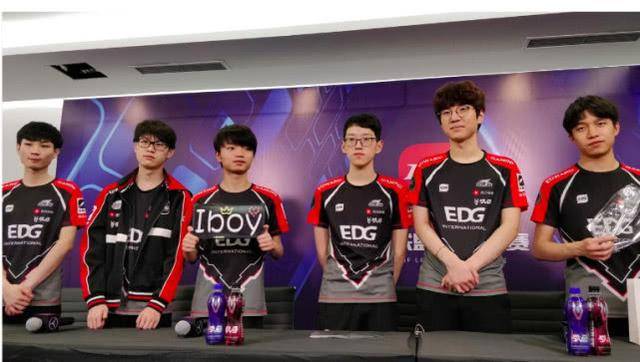 与此同时 与此同时