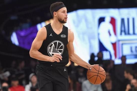 她习惯于根 她习惯于根